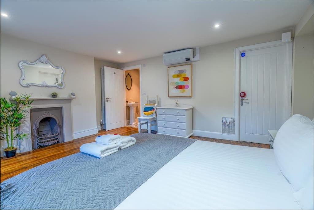 Smart-Home In Original Victorian Building บริสตอล ภายนอก รูปภาพ